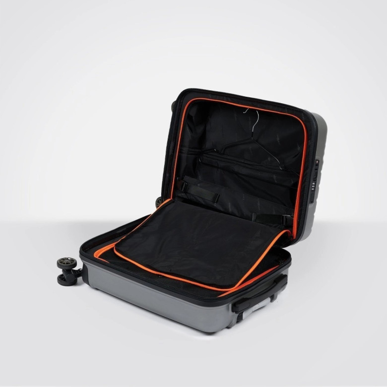 Чемодан Eberhart Phantom 15P-004 4 колеса золото