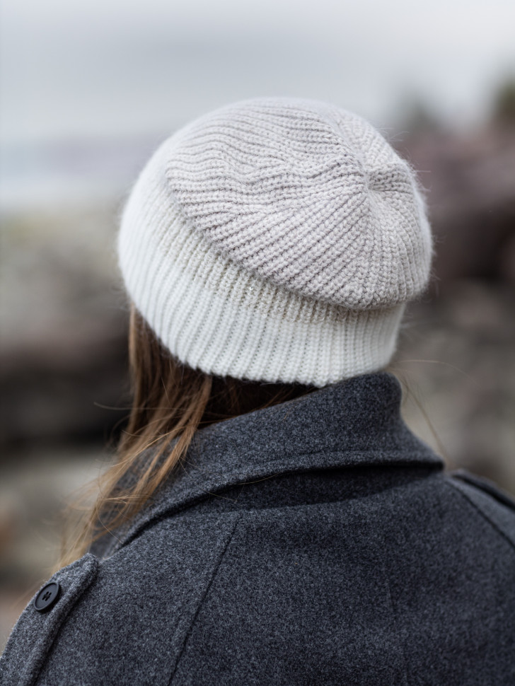 Шапка женская 12571 MARHATTER бежевый (56-58)