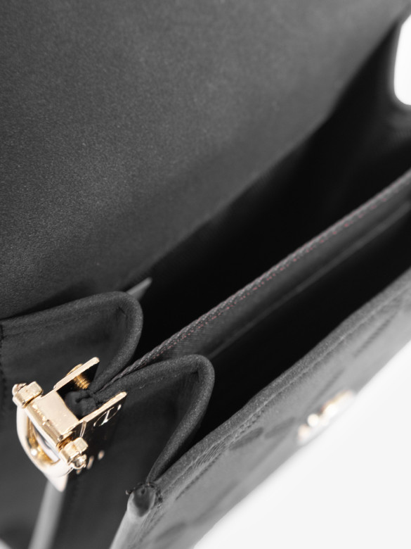 Сумка Prettyzys L047 черная